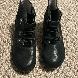 Alegria heeled boot. Black slip resistant size eu40 (us9.5) asking 75$